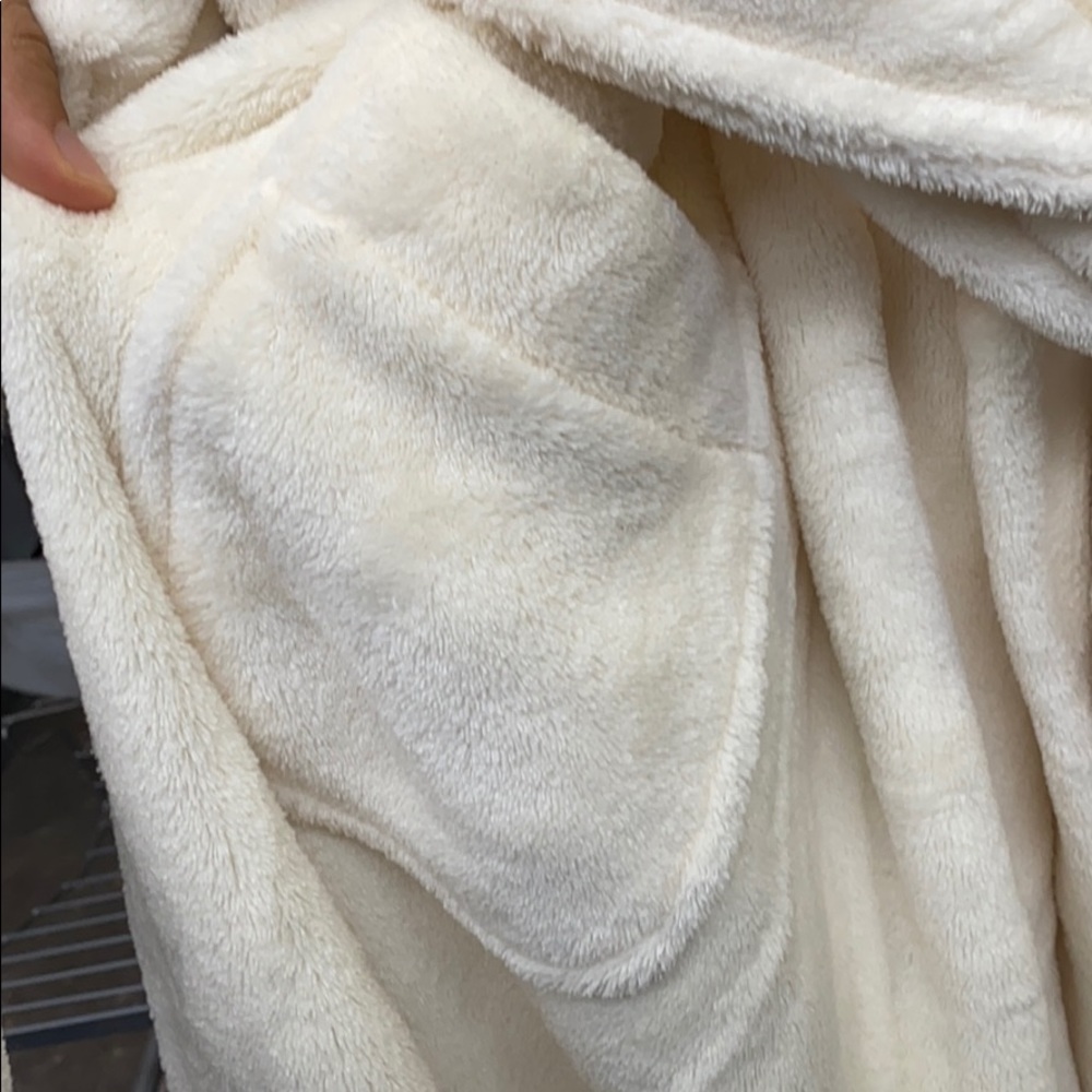 Soft Robe with letter S - Picture 6 of 10
